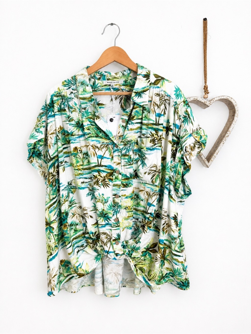 Rose + Olive Tropical Palm Print Button Front Camp Shirt Top Plus Size 2X Resort